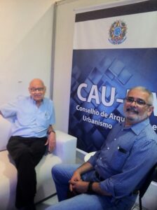 Foto: Lelé e o presidente do CAU/BA Guivaldo D'Alexandria
