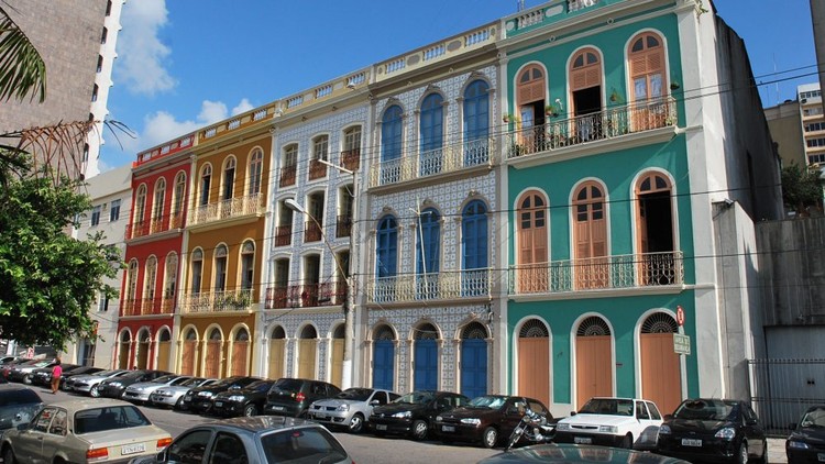 Casas históricas do período colonial de Belém. Image © Neldson Neves